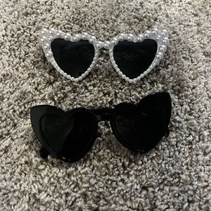 Heart shaped sunglasses (set of 2)
